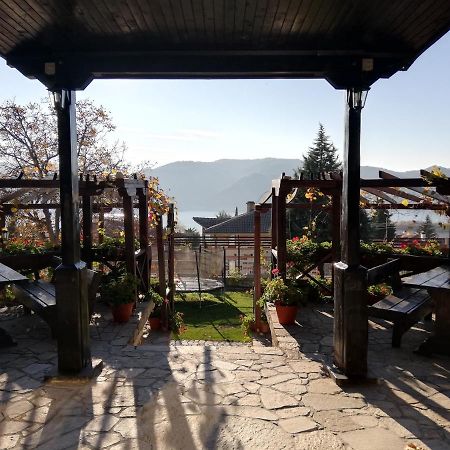 Trifon Zarezan Family Hotel Glavatartsi Eksteriør bilde