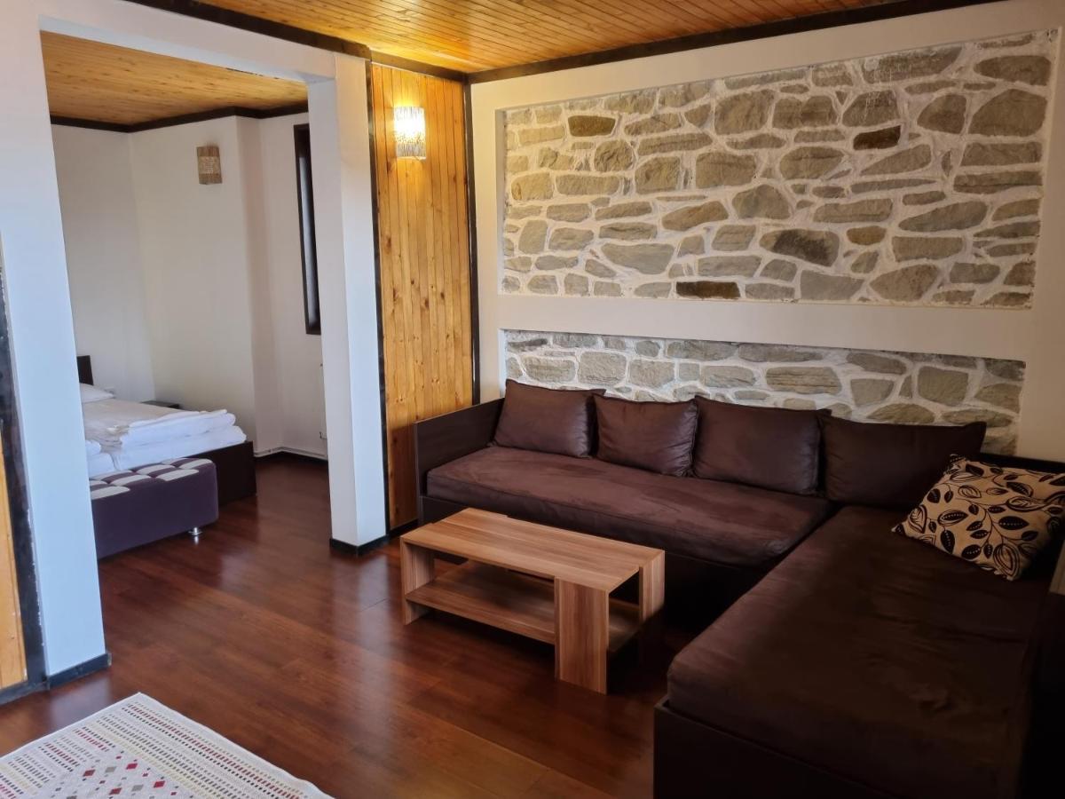 Trifon Zarezan Family Hotel Glavatartsi Eksteriør bilde
