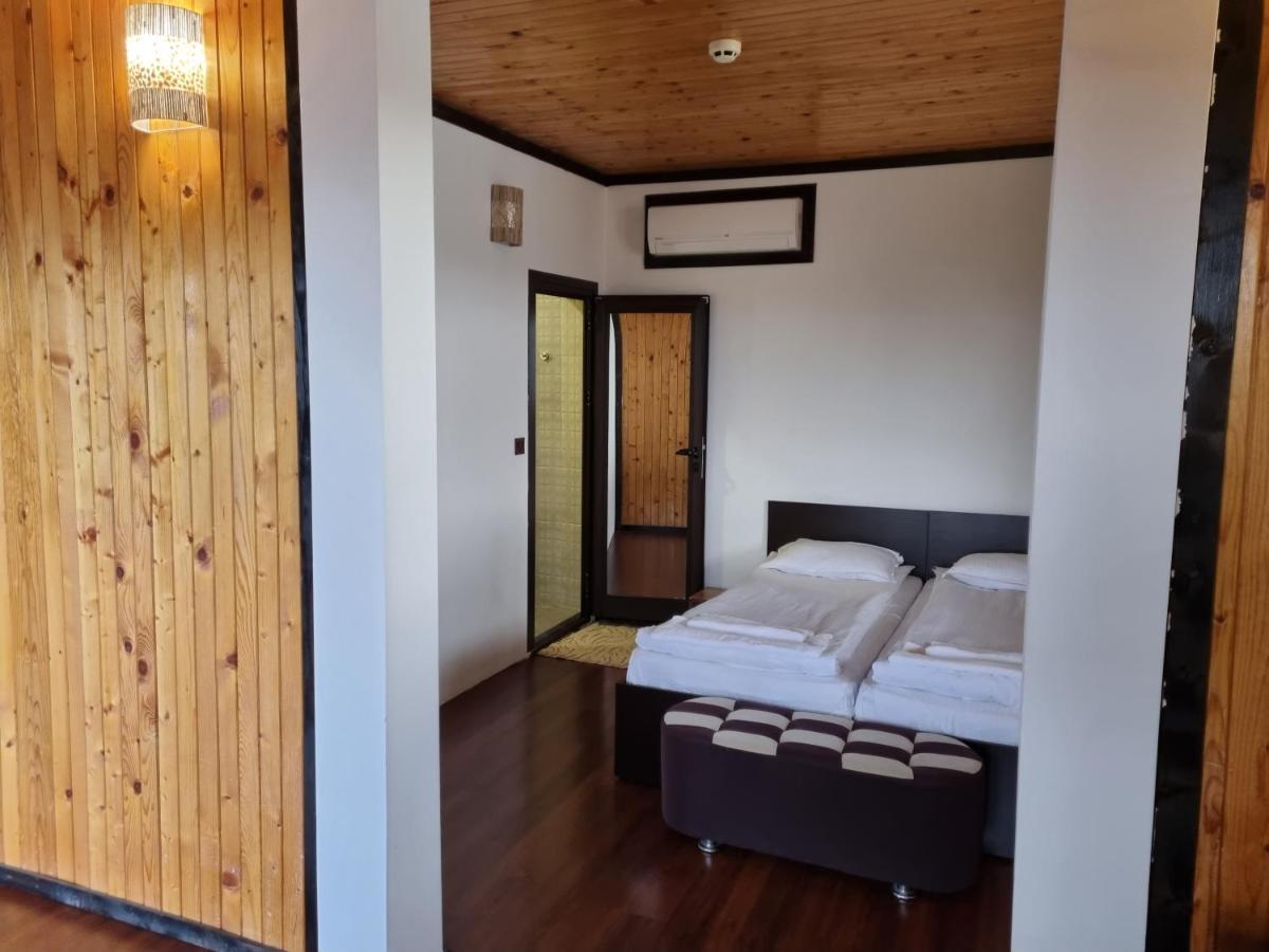 Trifon Zarezan Family Hotel Glavatartsi Eksteriør bilde