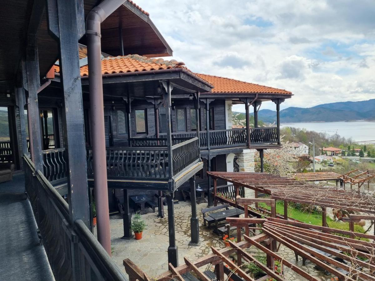 Trifon Zarezan Family Hotel Glavatartsi Eksteriør bilde