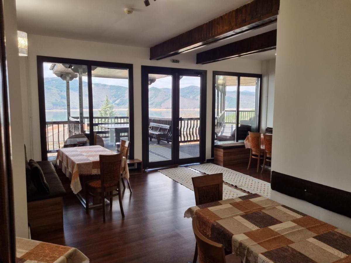 Trifon Zarezan Family Hotel Glavatartsi Eksteriør bilde