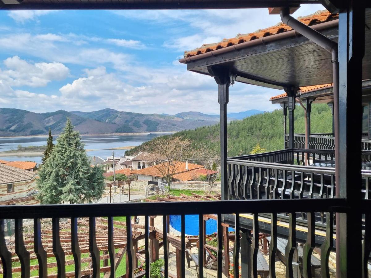Trifon Zarezan Family Hotel Glavatartsi Eksteriør bilde