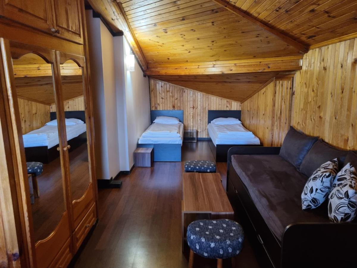 Trifon Zarezan Family Hotel Glavatartsi Eksteriør bilde