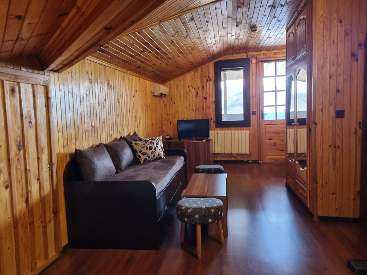 Trifon Zarezan Family Hotel Glavatartsi Eksteriør bilde