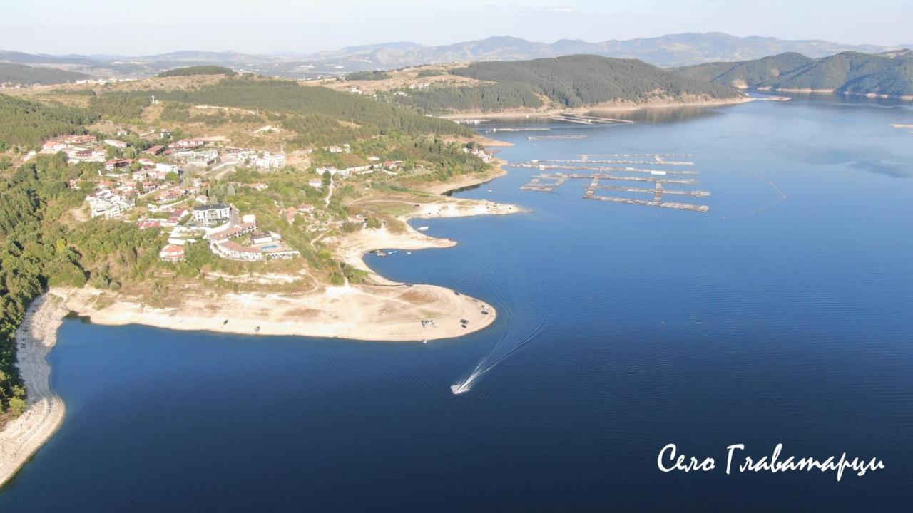 Trifon Zarezan Family Hotel Glavatartsi Eksteriør bilde