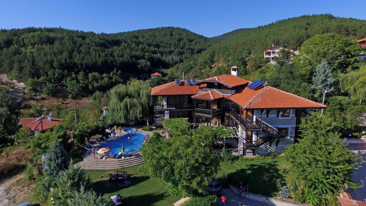 Trifon Zarezan Family Hotel Glavatartsi Eksteriør bilde